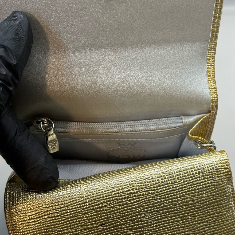 💎GUARANTEED AUTHENTIC MCM COMPACT WALLET 💎 - Picture 9 of 16